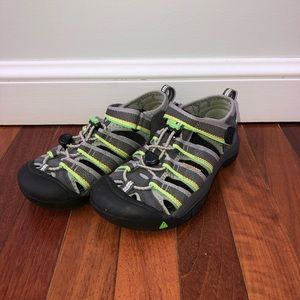 Little kids Newport H2